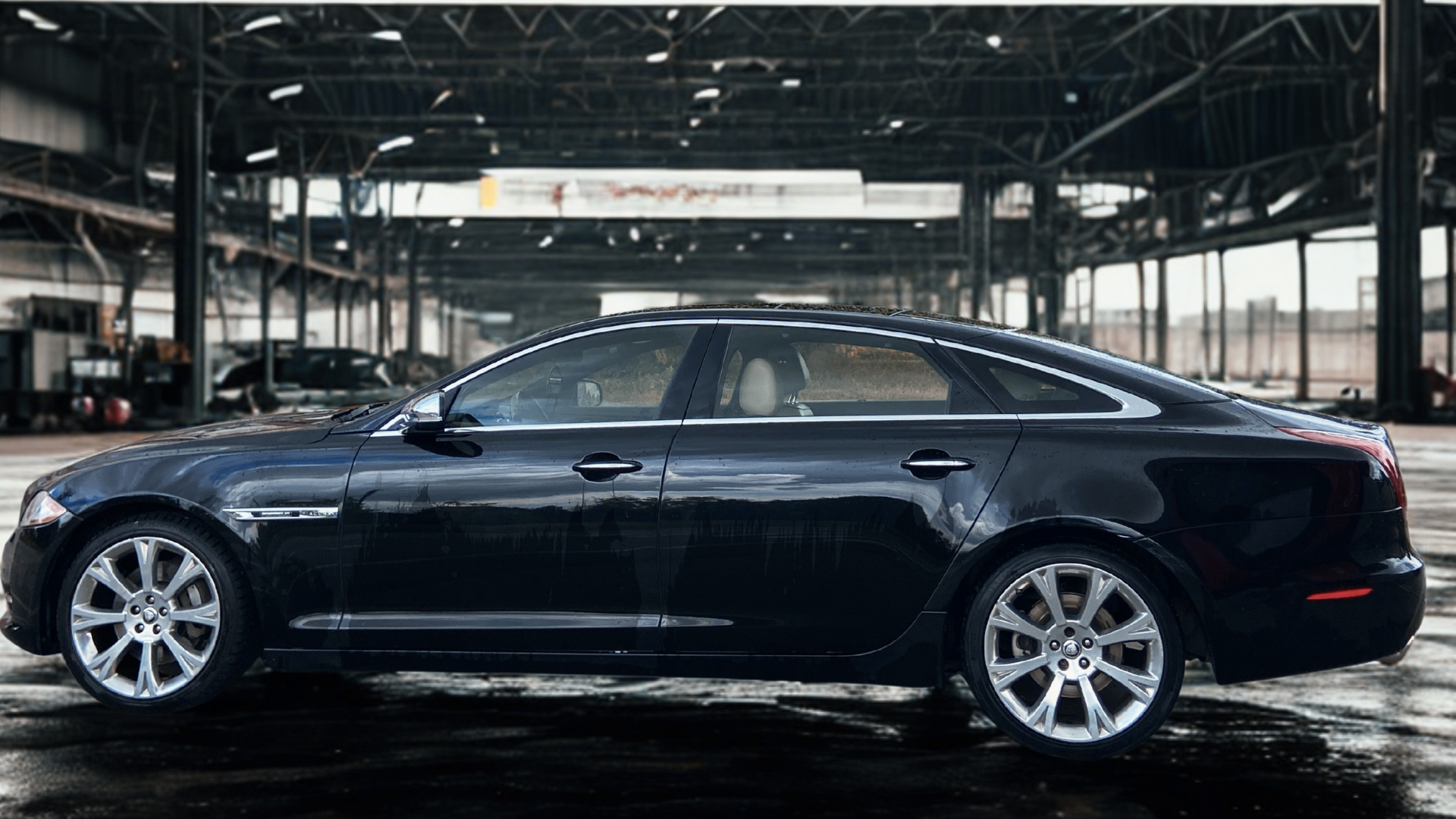 JAGUAR XJ L ( Portfolio )